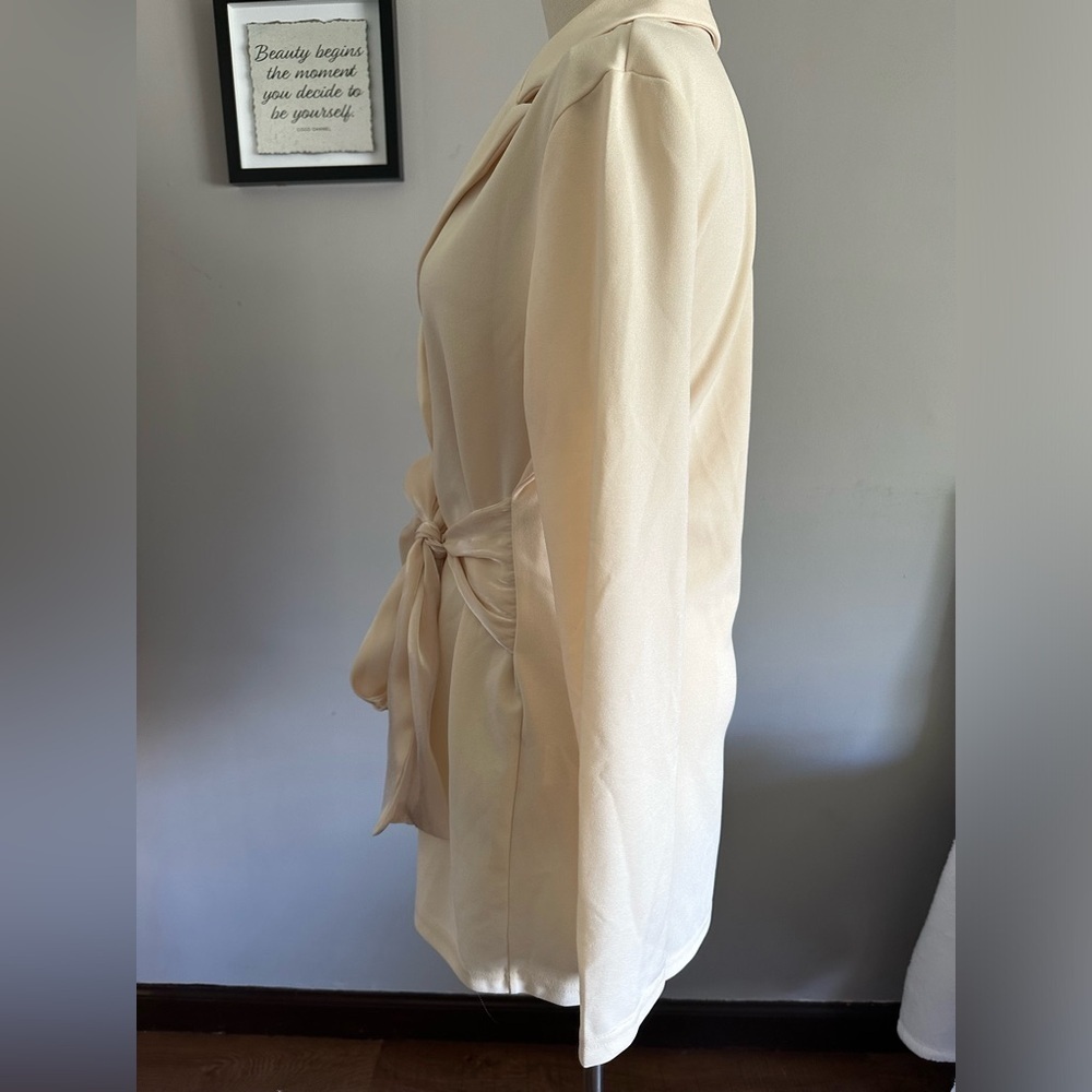 Cream Bow Coat - Picture 3 of 7